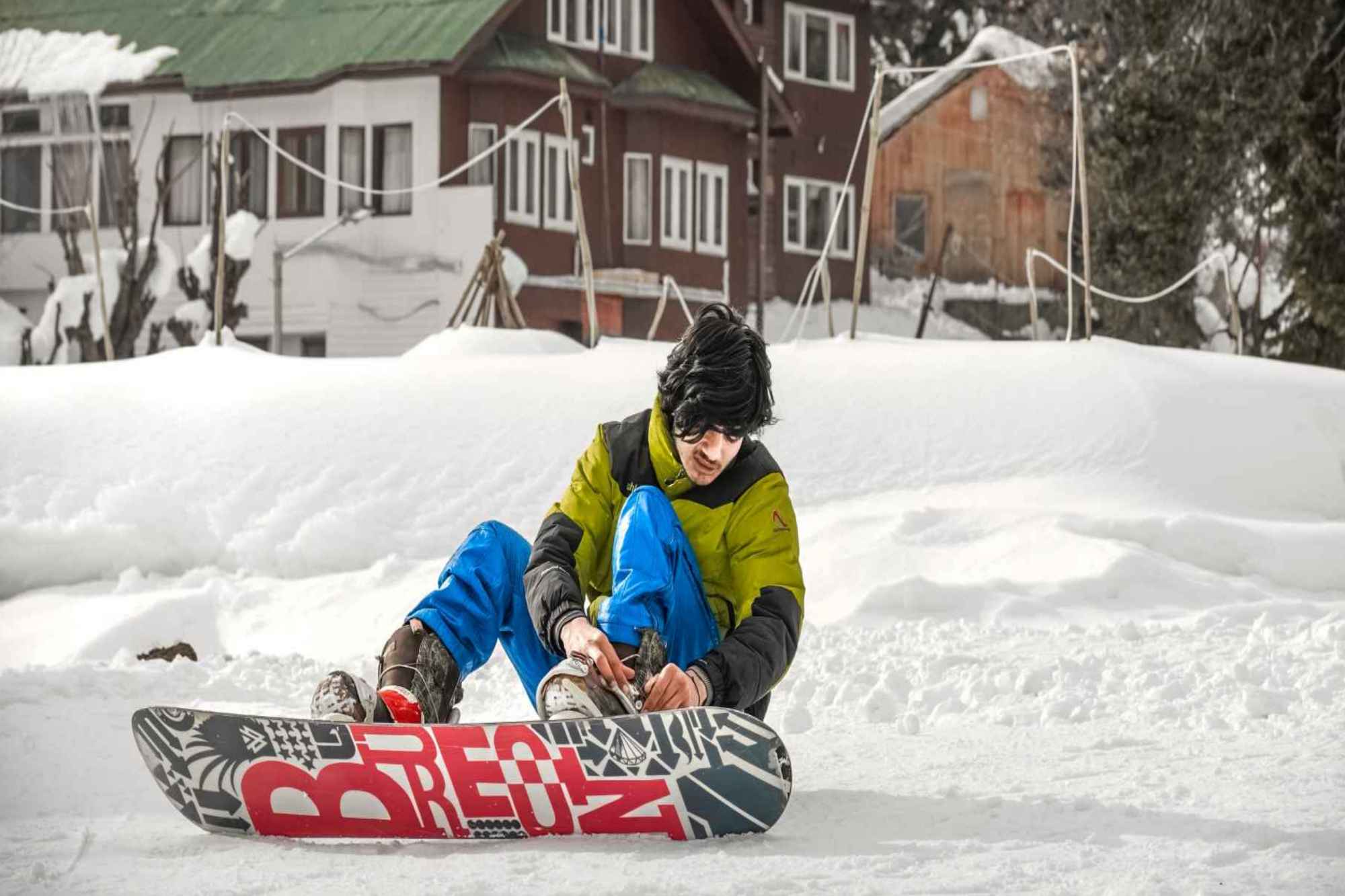 Gulmarg Mountain valley Travel 01